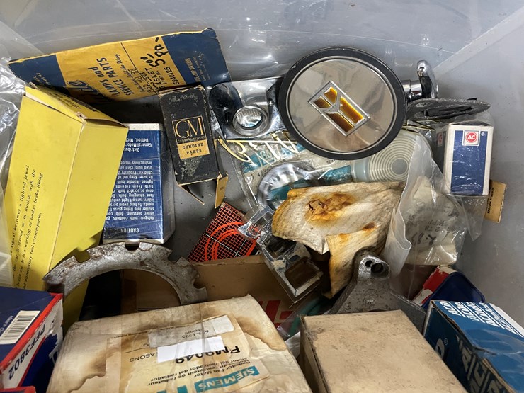 #2099-•-new-nos-and-used-dealership-car-parts-(pr8)-image-19