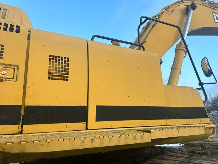 2005-deere-450-lc-image-32