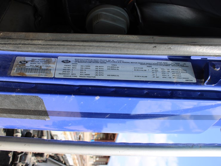 #2201-•-2014-mack-cxu613-roll-off-truck-image-9