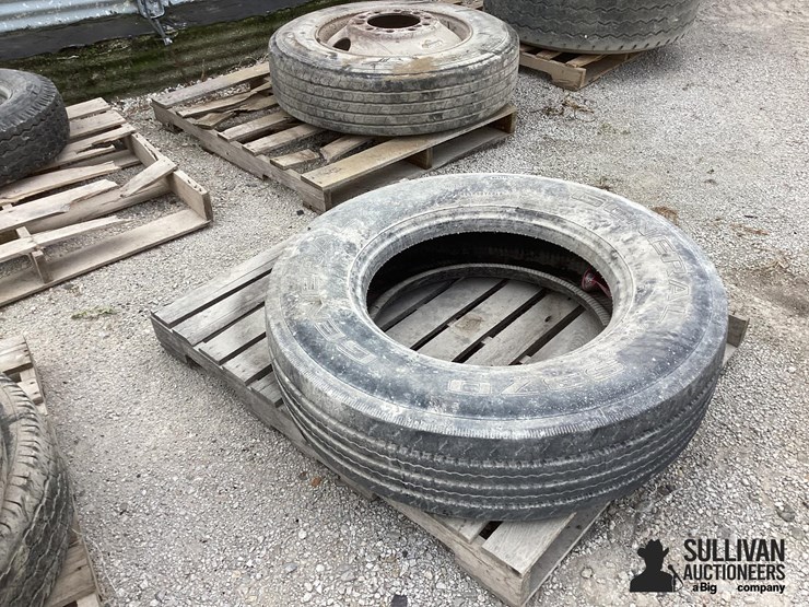 295/75r22.5-tire-image-4