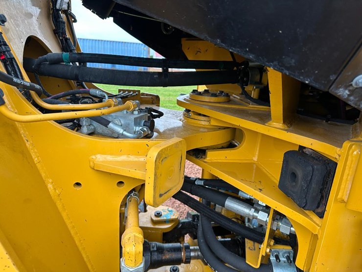 2019-caterpillar-938m-image-49