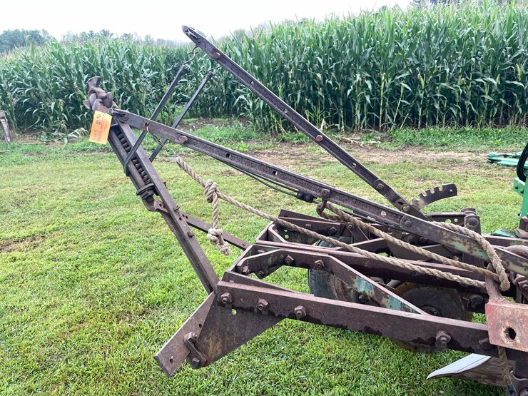 #7465-•-john-deere-3-bottom-plow-image-7