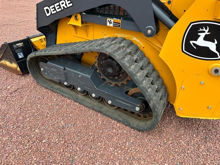 2020-deere-317g-image-8