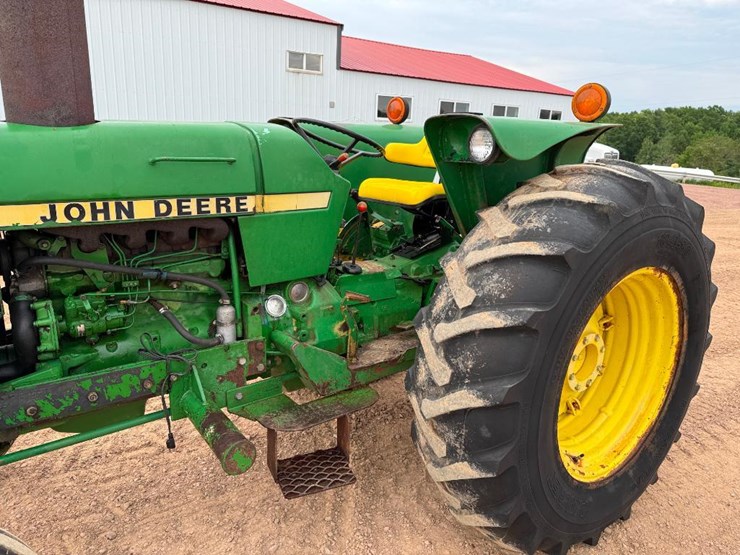 john-deere-2640-image-11