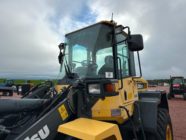 2013-komatsu-wa200pz-6-image-14