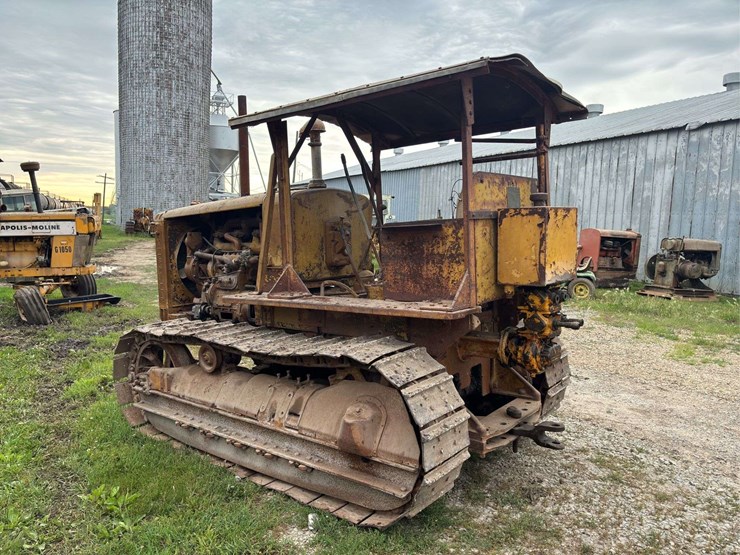 caterpillar-forty-diesel-crawler-image-3
