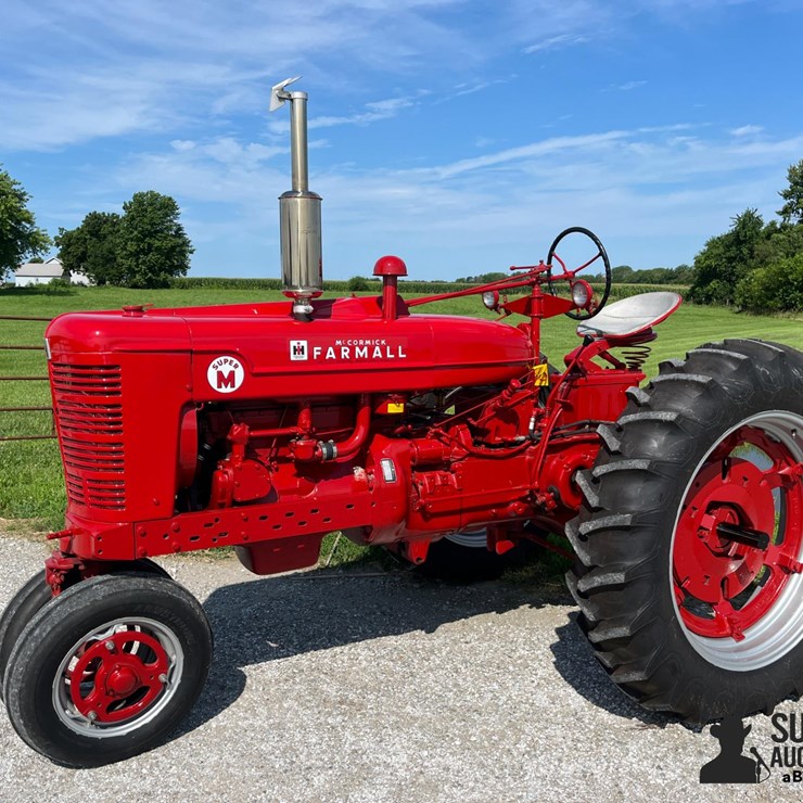 1953 Farmall Super M 2WD Tractor