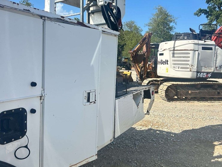 ford-f550-image-35