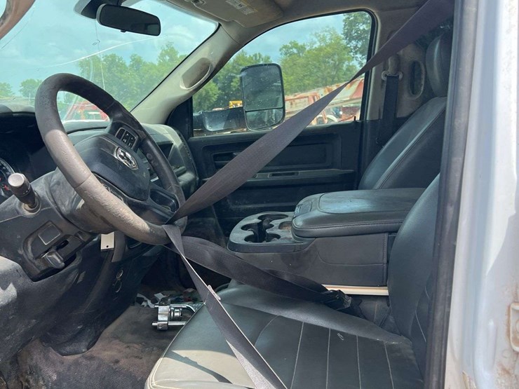 2018-dodge-ram-4500-image-23