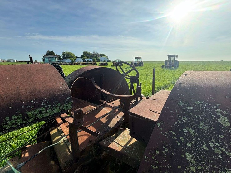 huber-4-cylinder-tractor-image-46