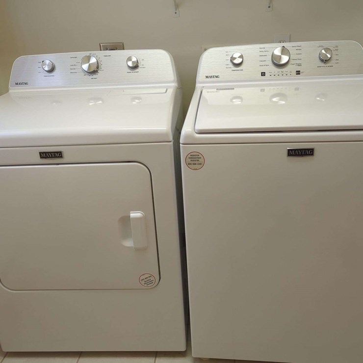 Maytag Washer and Dryer Set - Electric