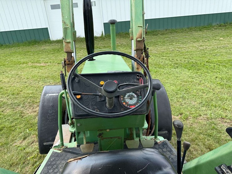 low-hour-fendt-306ls-with-loader-image-24