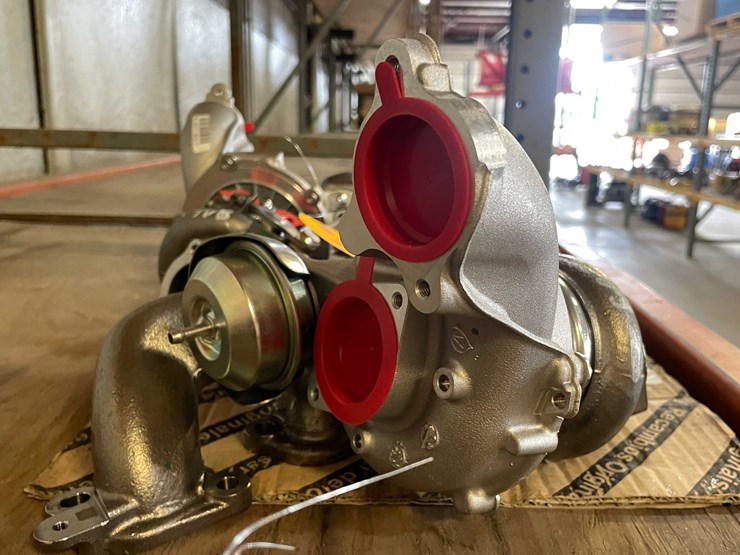 #2131-•-(2)-alfa-romeo-turbos-(pr3)-image-3