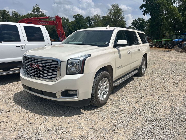 2015-gmc-yukon-xl-image-1