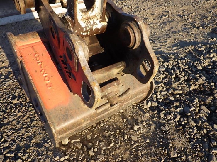 2019-takeuchi-tb230-image-9