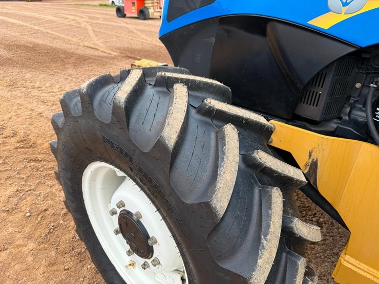 2016-new-holland-ts6.110-image-9