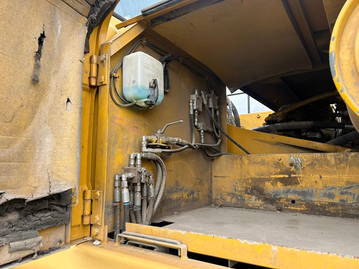 2000-deere-330-lc-image-21