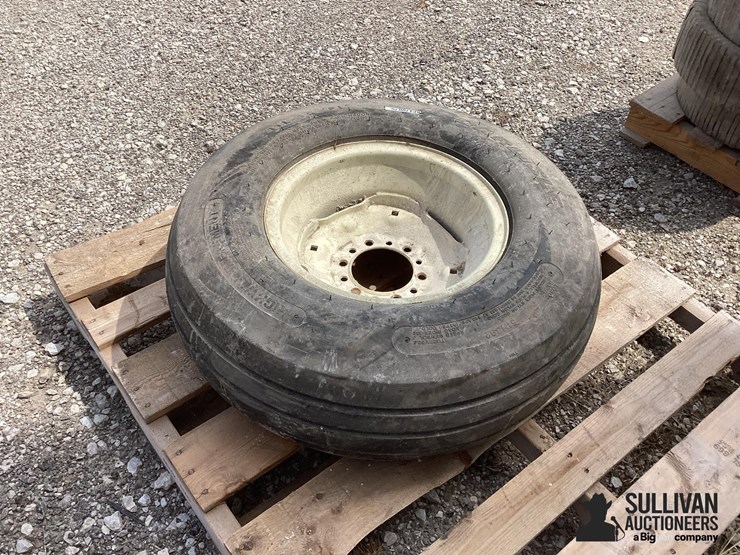 11l-15-tire-&-rim-image-8