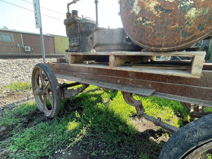 worthington-air-compressor-unit-on-highway-cart-image-47