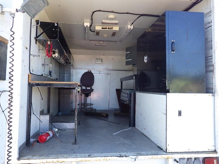 2006-utility-van-image-8