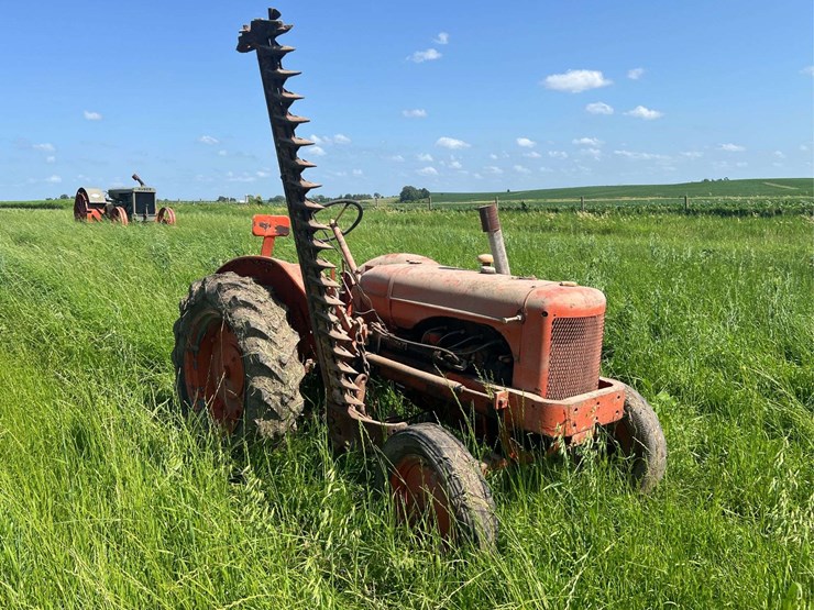 allis-chalmers-with-sickle-mower-image-7
