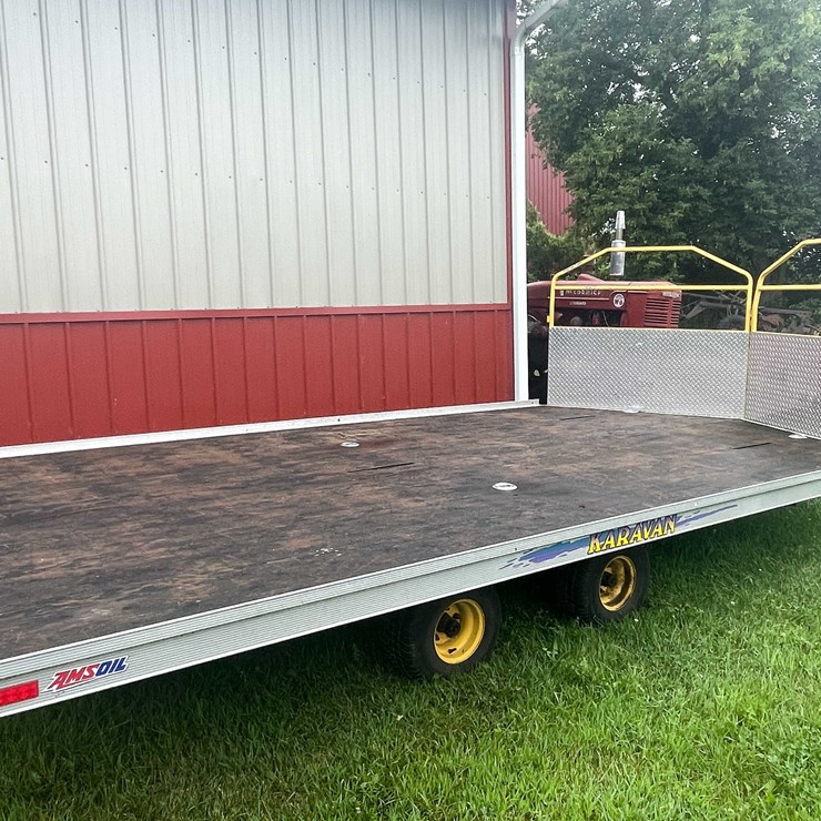 #6693 • 14' Karavan Dual Axle Snowmobile Trailer