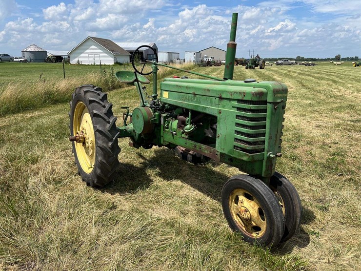 1942-john-deere-h-image-1