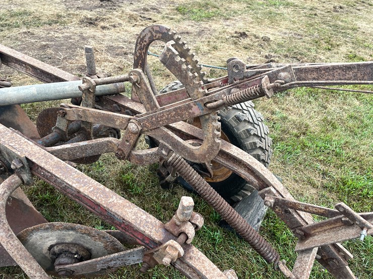 #7460-•-unknown-brand-2-bottom-plow-image-18