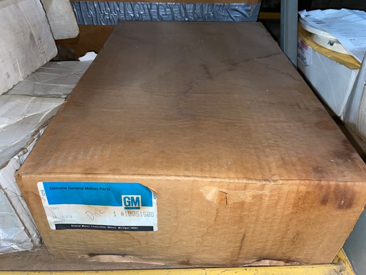 #2099-•-new-nos-and-used-dealership-car-parts-(pr8)-image-35