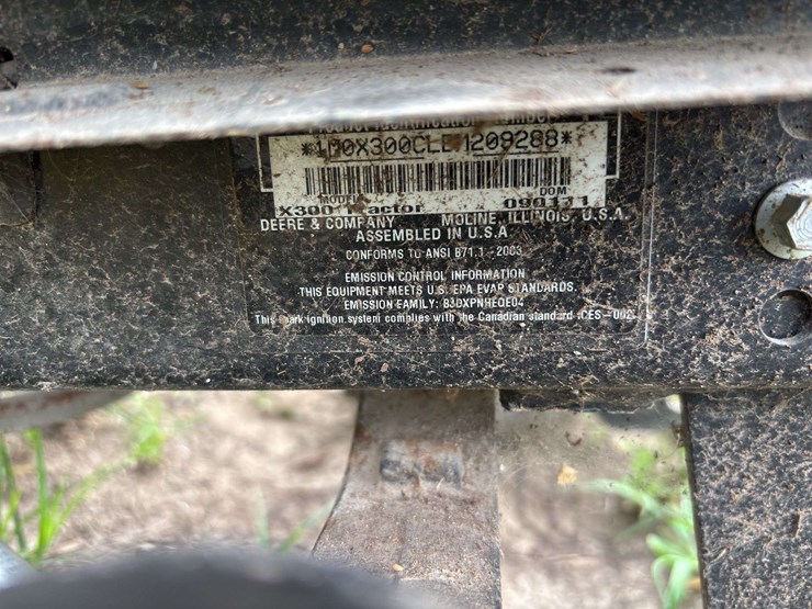 john-deere-x300-image-90