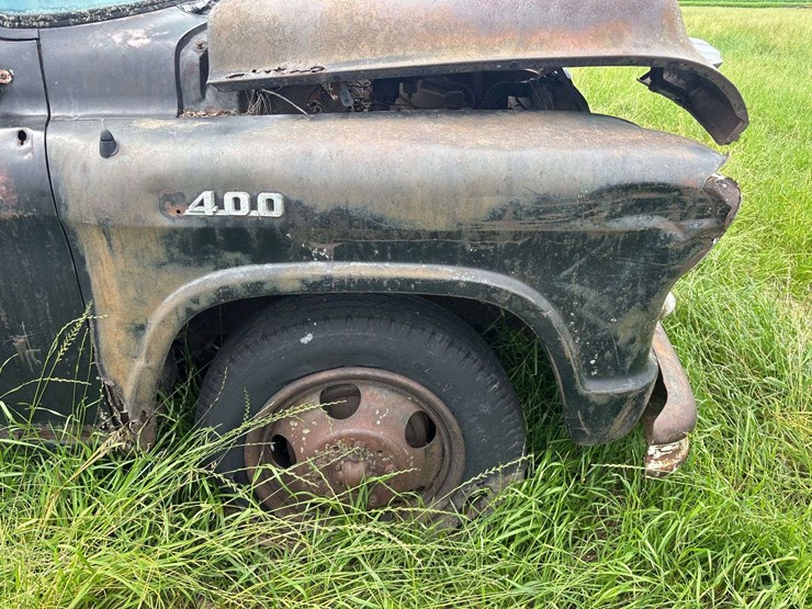chevy-400-truck-with-minneapolis-moline-corn-sheller-image-27