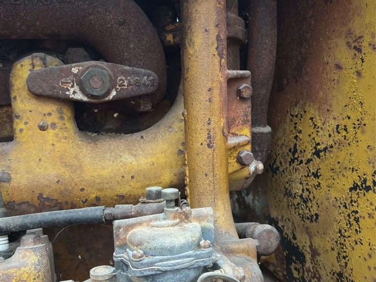 caterpillar-forty-diesel-crawler-image-31