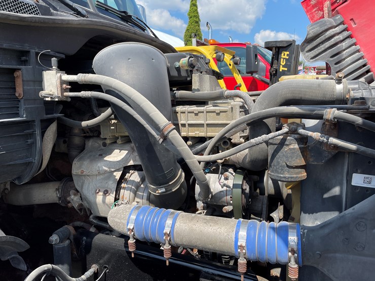 #6246-•-2011-freightliner-cascadia-semi-tractor-(has-wi-title)-image-50