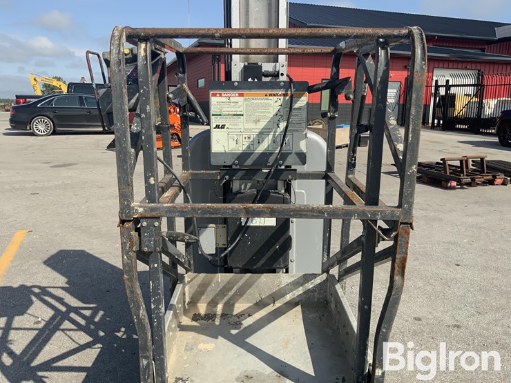 2016-jlg-mvl20-electric-vertical-mast-manlift-image-12