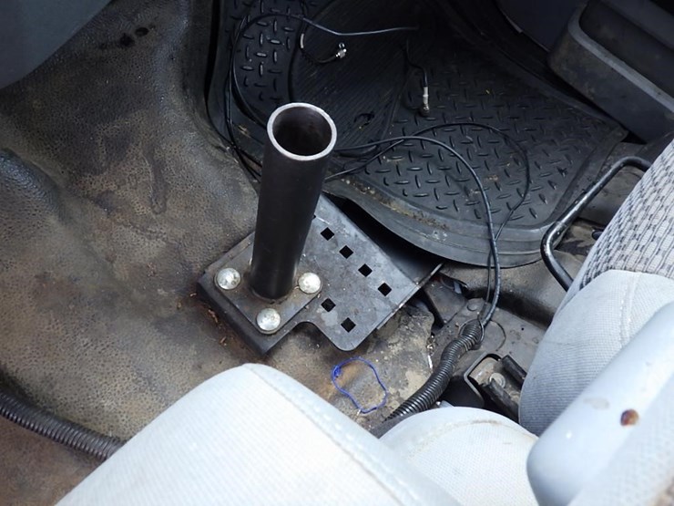 2013-ford-f550-image-28