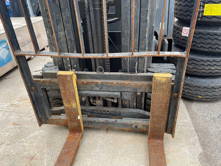 #1365-•-daewoo-5000-lb.-capacity-forklift-(o2)-image-7