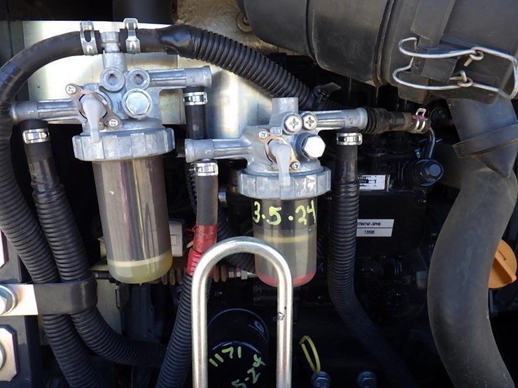 2019-deere-17g-image-16