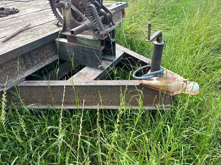 bumper-hitch-18’-deckover-trailer-image-40
