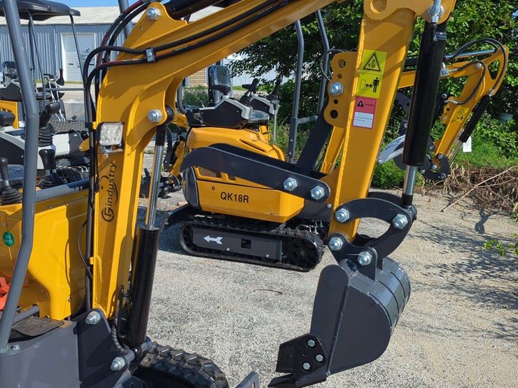 cfg-industrial-mini-excavator---mx12rx-(2025)-image-3