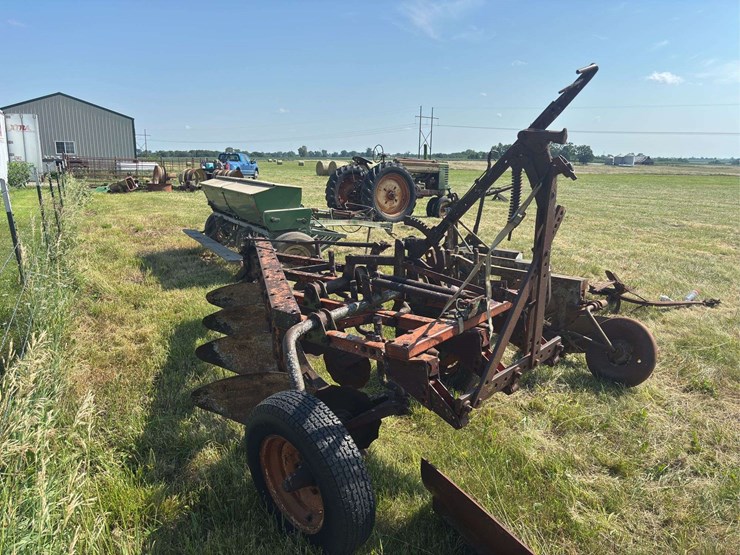 ji-case-pull-type-plow-image-2