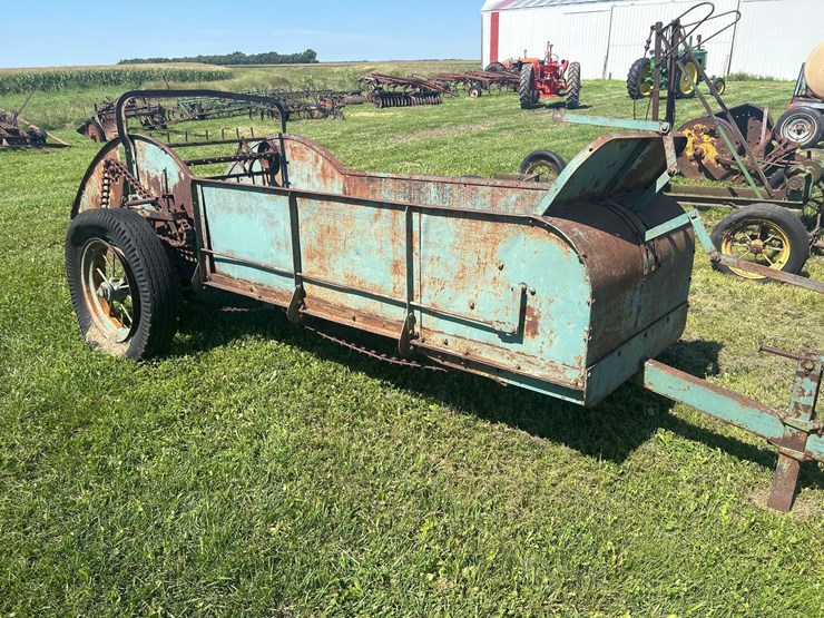 antique-manure-spreader-image-7