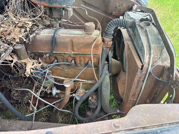 chevy-400-truck-with-minneapolis-moline-corn-sheller-image-95