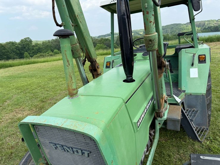 low-hour-fendt-306ls-with-loader-image-10
