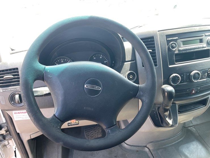 #6276-•-2010-freightliner-diesel-sprinter-van-(has-wi-title)-image-29