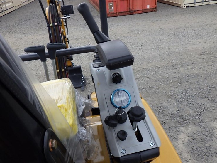 2025-cfg-qk18r-hydraulic-excavator-image-21