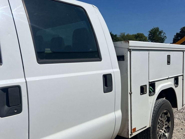 ford-f350-xl-image-12