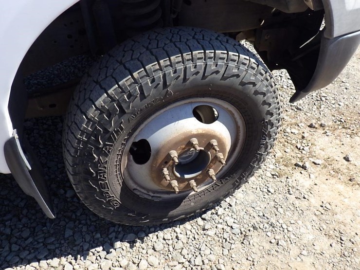 2005-ford-f350-image-37