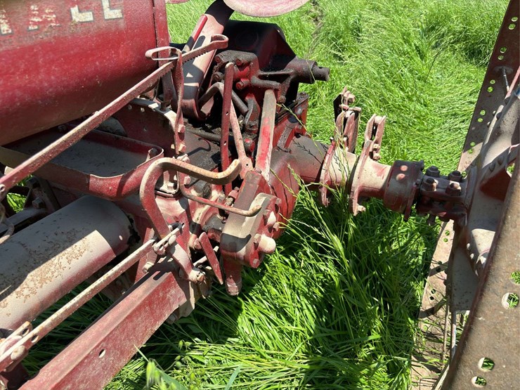 farmall-f12-image-40