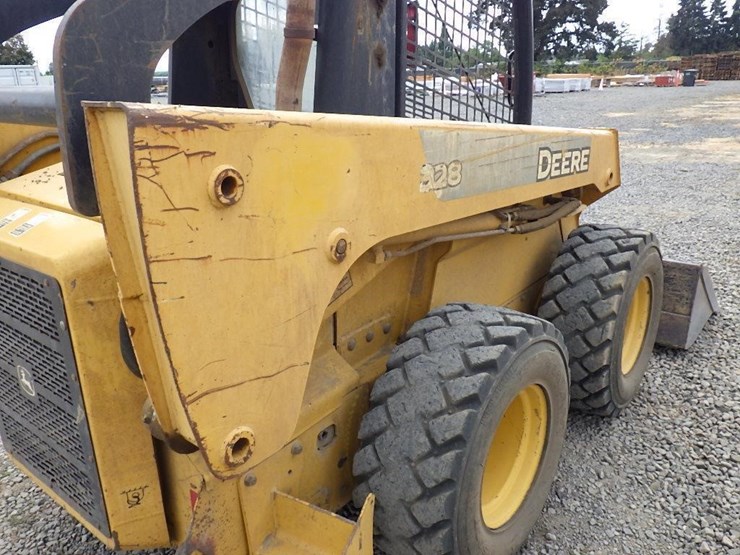 john-deere-skid-steer-loader-image-13