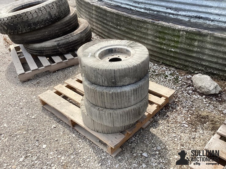20”x5.5”-laminated-tires-image-4